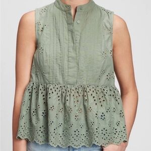 Gap Pleated Green Eyelet Cropped Blouse XL Ruffled Sleeveless Feminine Preppy